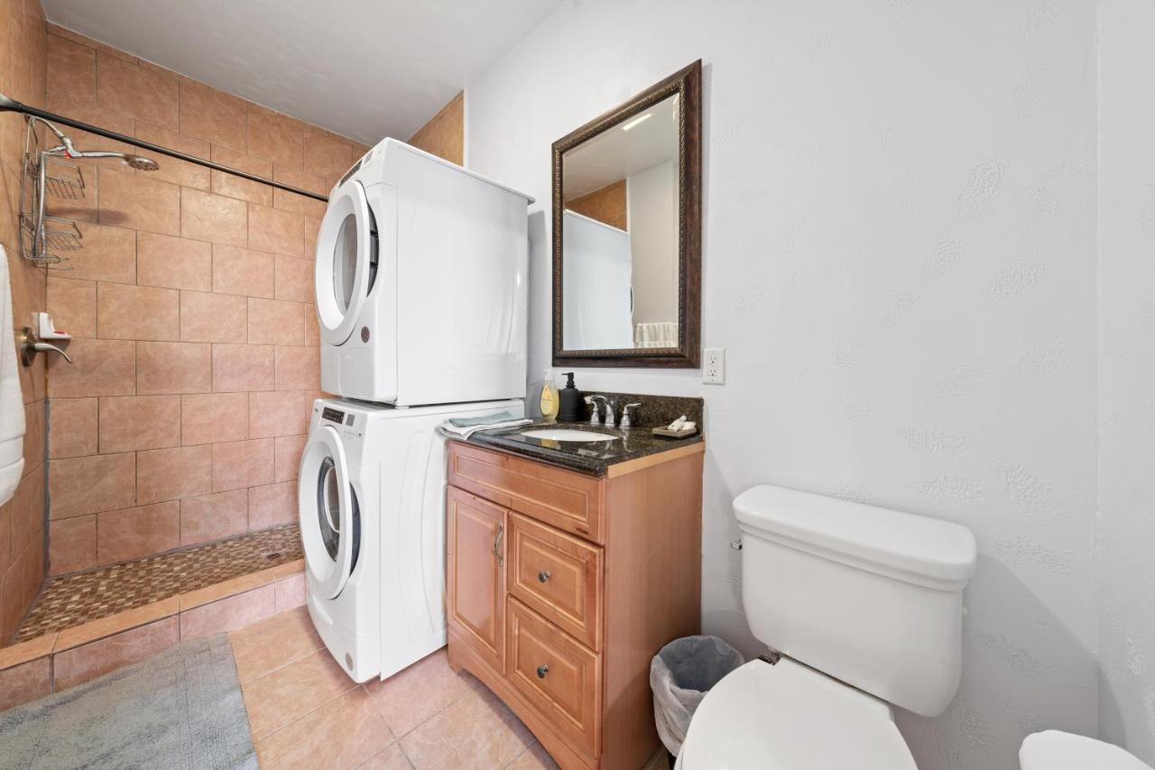 Cozy 1 Bdr/1br Near Downtown